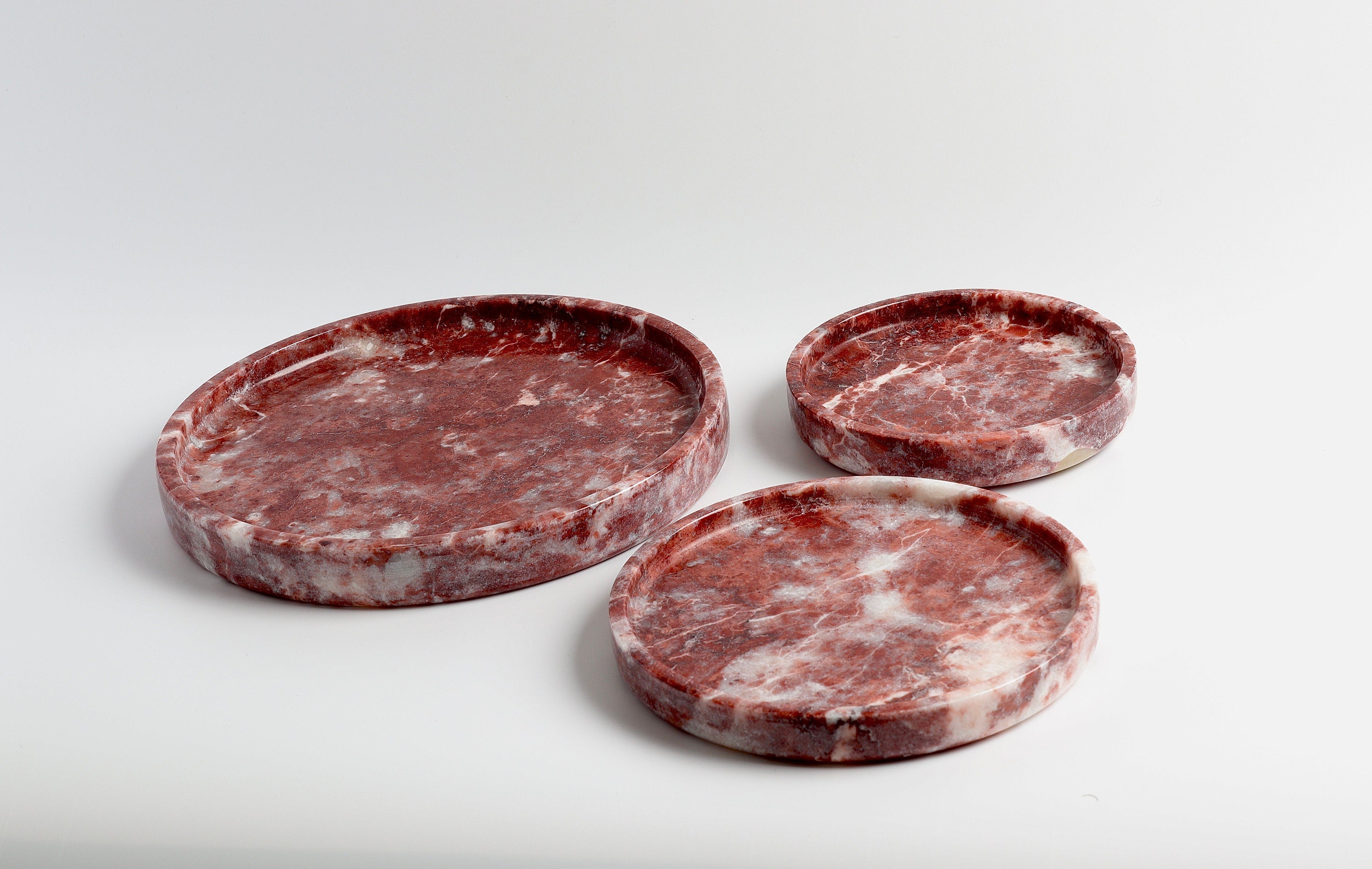 Gabriella – Pink Round Natural Marble Tray patinatwine