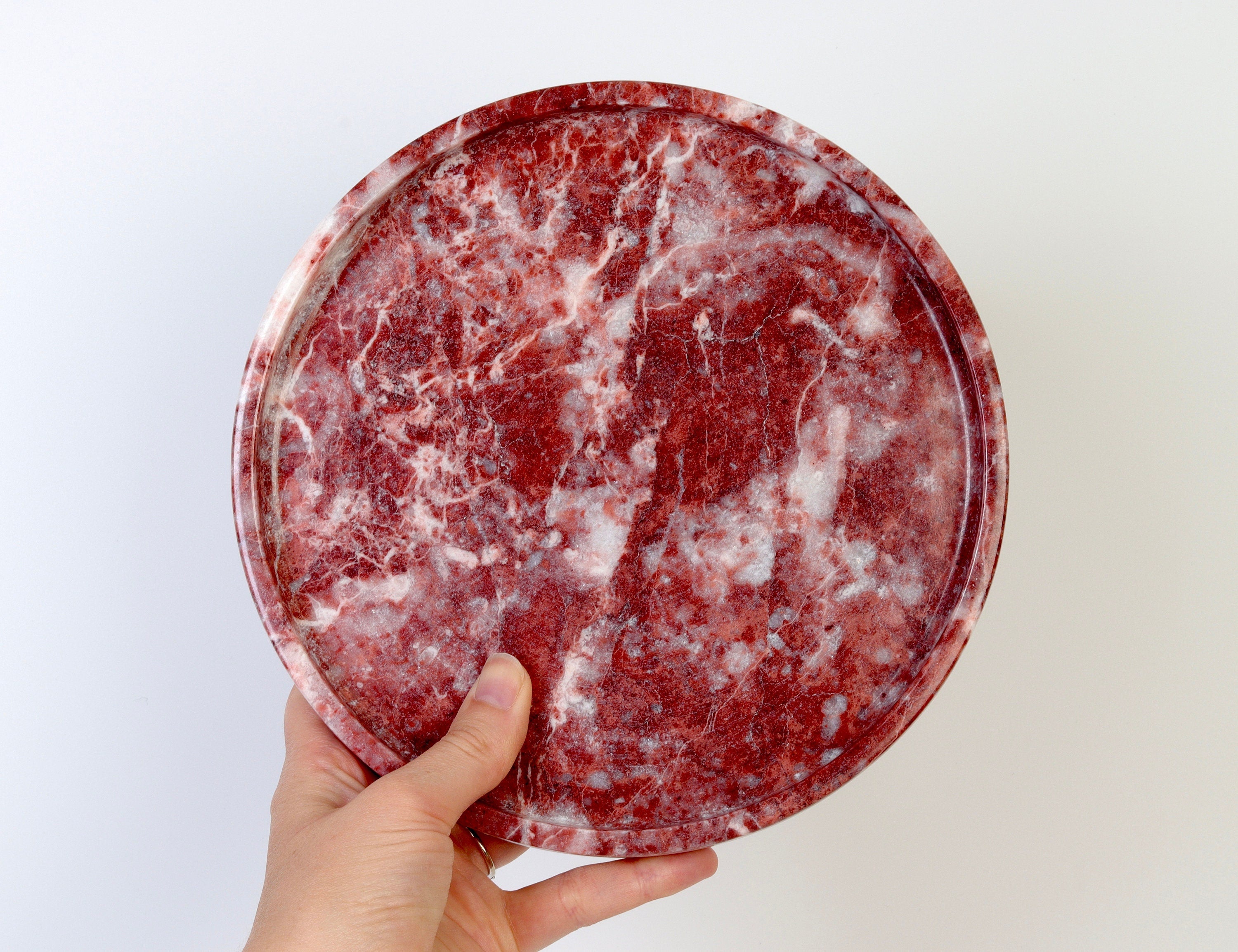 Gabriella – Pink Round Natural Marble Tray patinatwine