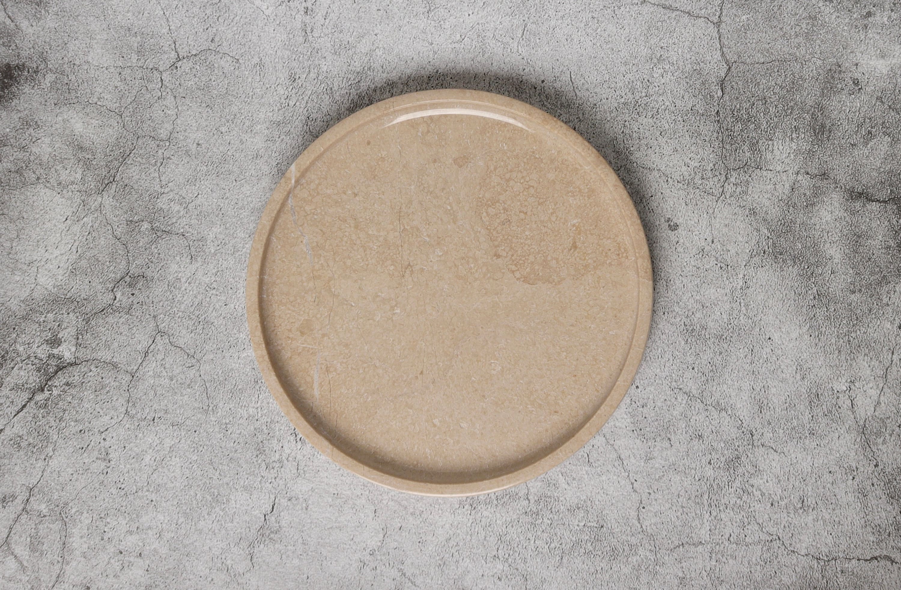 Gabriella – Round Travertine Tray patinatwine