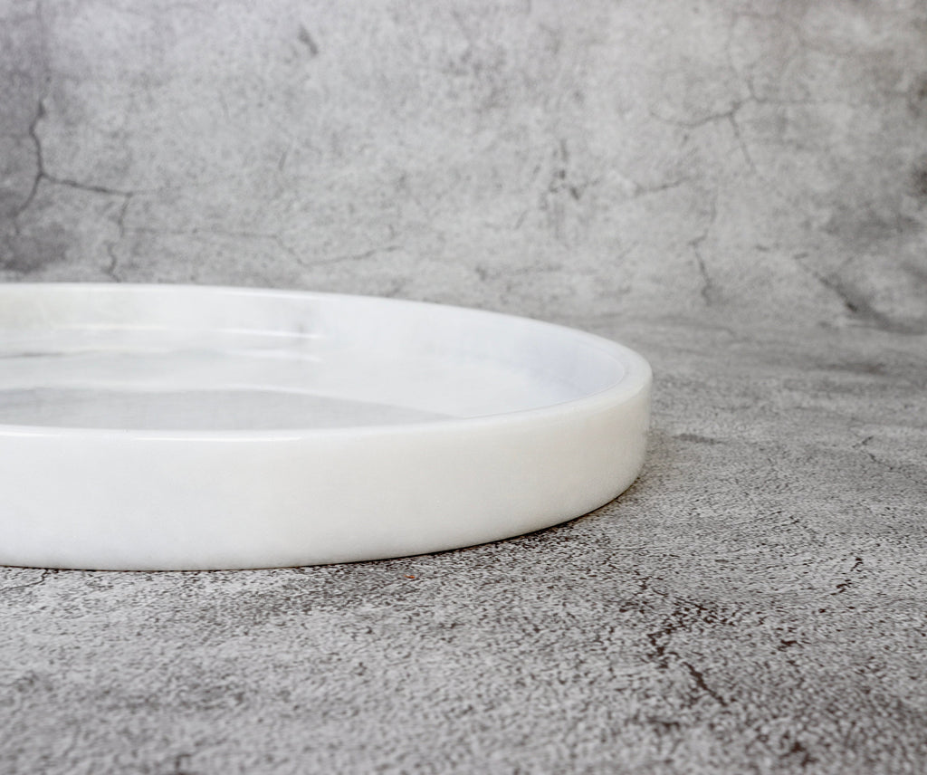 Gabriella – White Round Natural Marble Tray patinatwine
