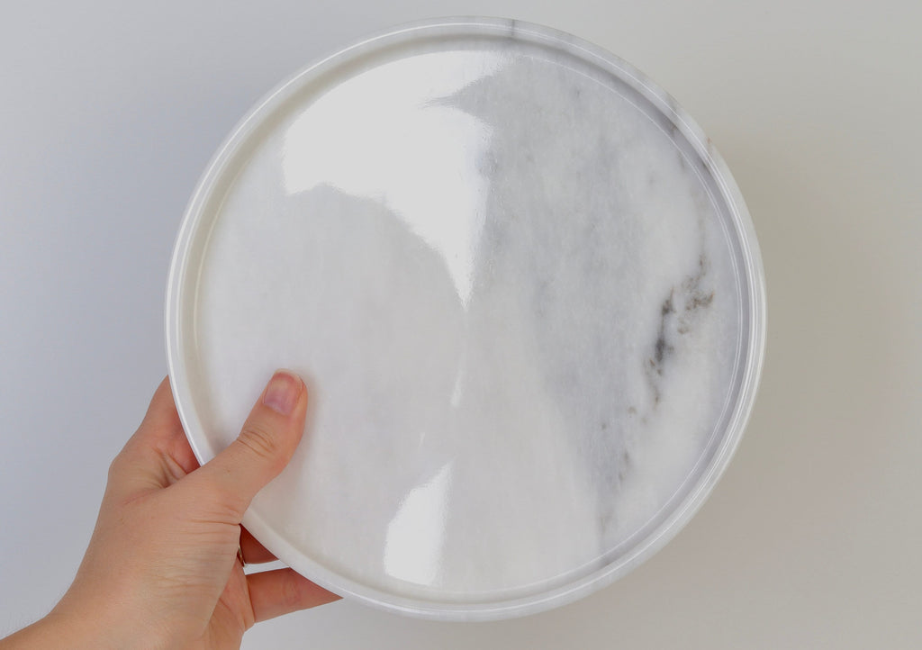 Gabriella – White Round Natural Marble Tray patinatwine