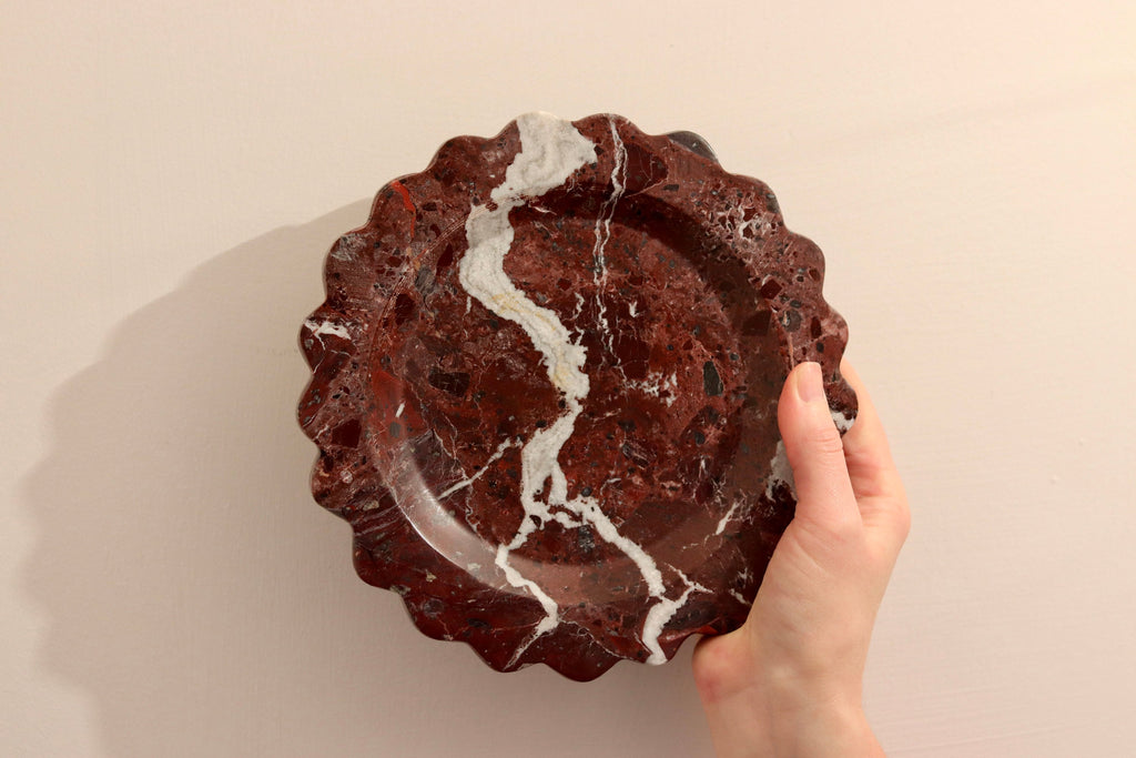 Serafina – Red Round Scallop Marble Tray  | W20cm H 2cm
