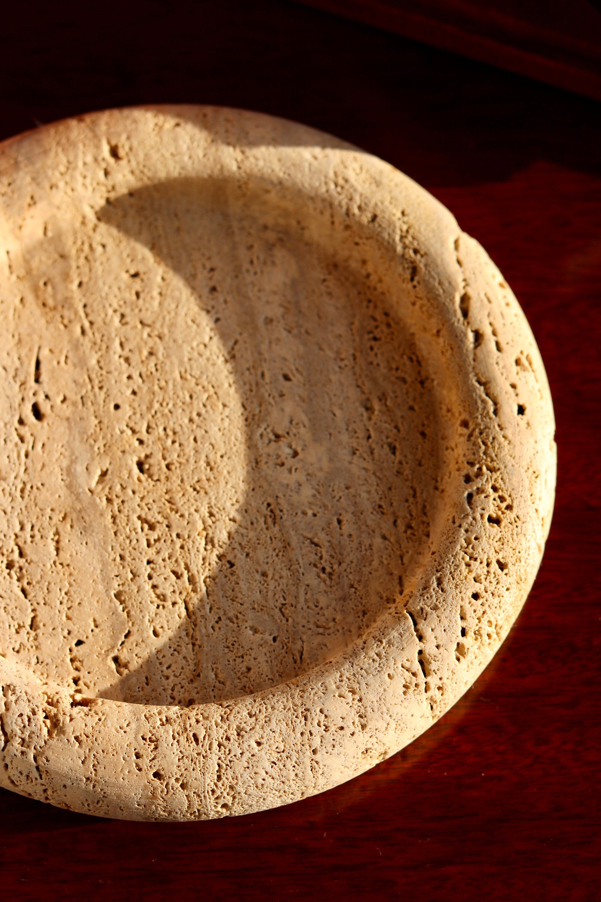 Cecilia – Travertine Round Tray  | W20cm H 2cm