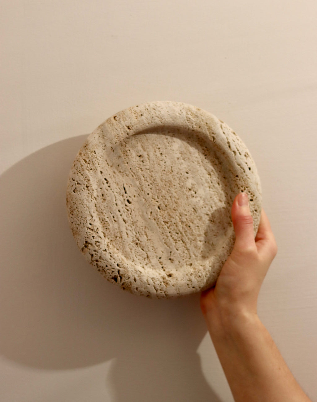 Cecilia – Travertine Round Tray  | W20cm H 2cm