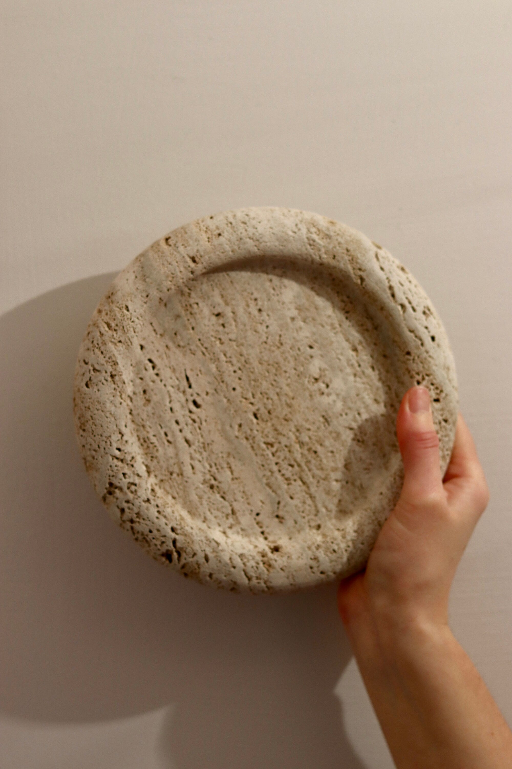 Cecilia – Travertine Round Tray  | W20cm H 2cm
