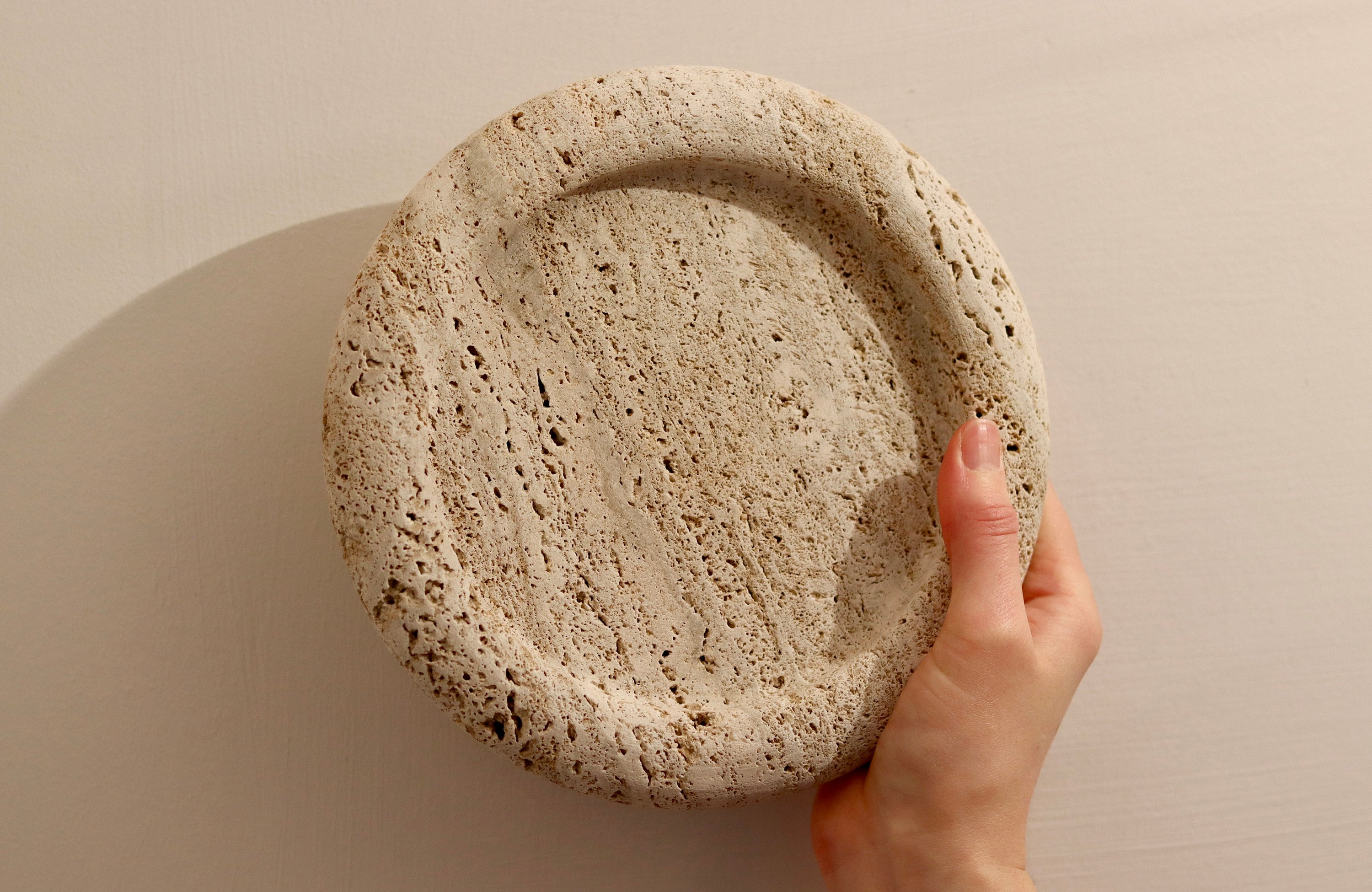 Cecilia – Travertine Round Tray  | W20cm H 2cm