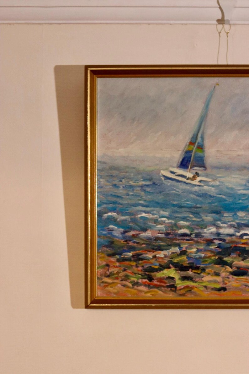 Mid century Original Swedish Oil on Canvas – Catamaran at Torre Ouva – GUNNAR INGEMAR ERIXON – Vintage & Framed, 41 x 48 cm / 16.1 x 18.9 in