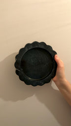 Serafina – Black Round Scallop Marble Tray  | W20cm H 2cm