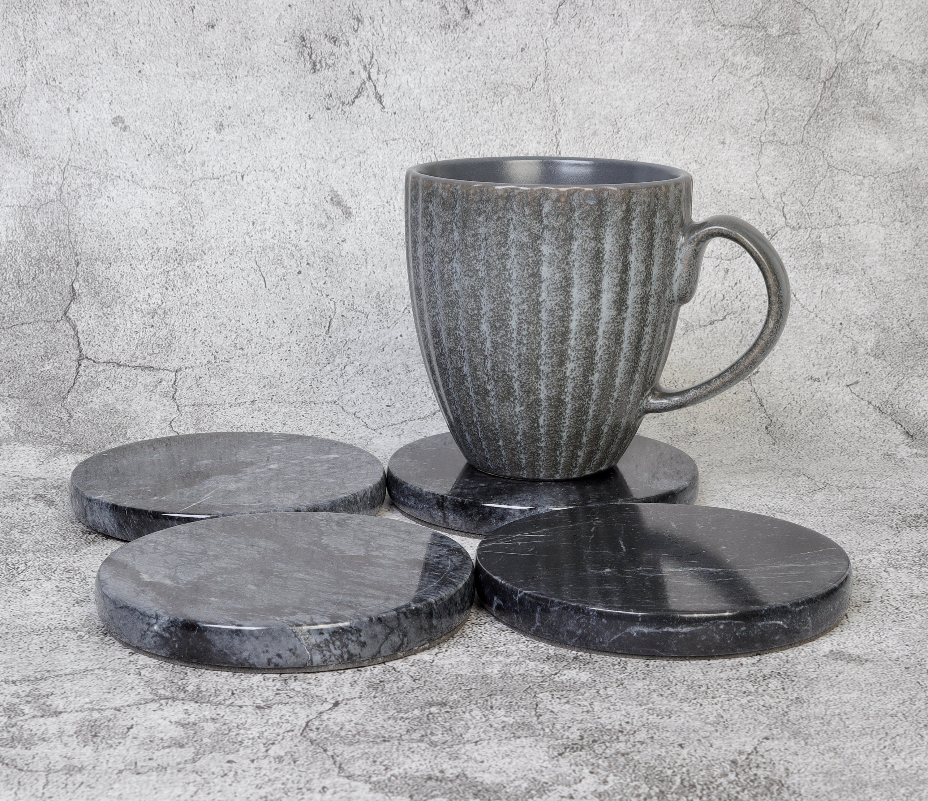 Gabriella – Black Round Natural Marble Coasters - set of 4
