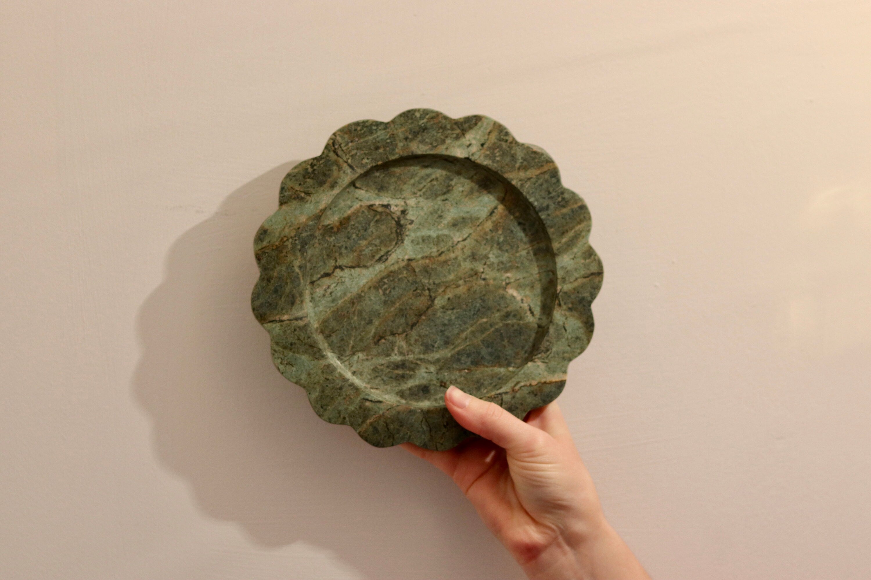Serafina – Indian Green Round scallops Marble Tray  | W20cm H 2cm