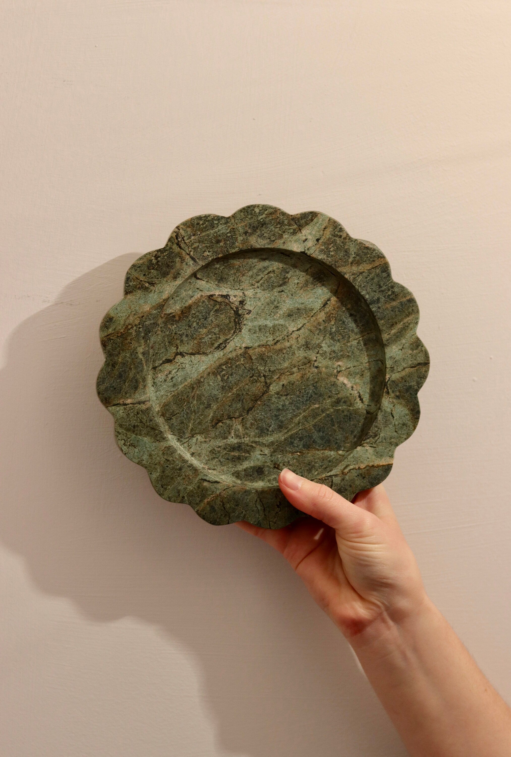 Serafina – Indian Green Round scallops Marble Tray  | W20cm H 2cm