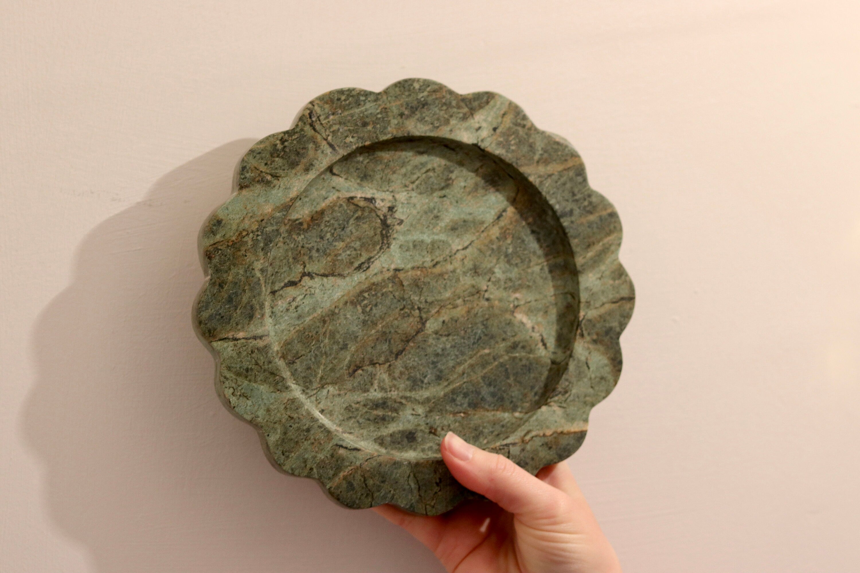 Serafina – Indian Green Round scallops Marble Tray  | W20cm H 2cm